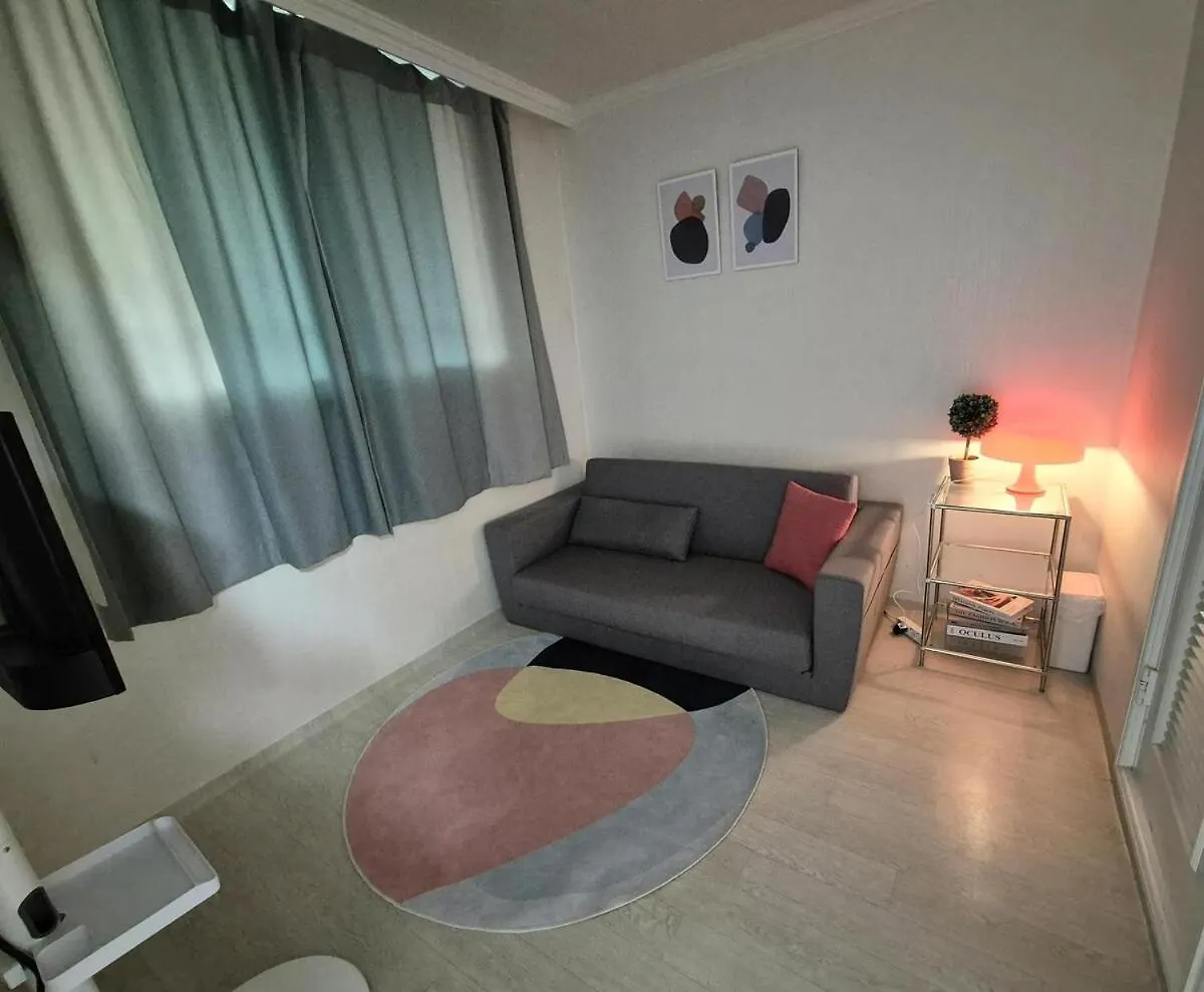 Open Mart, Traders 3 Minutes On Foot 15 Pyeong Entire House Room 2,Living Room 1, Toilet 1, Tv, Free Parking Seoul
