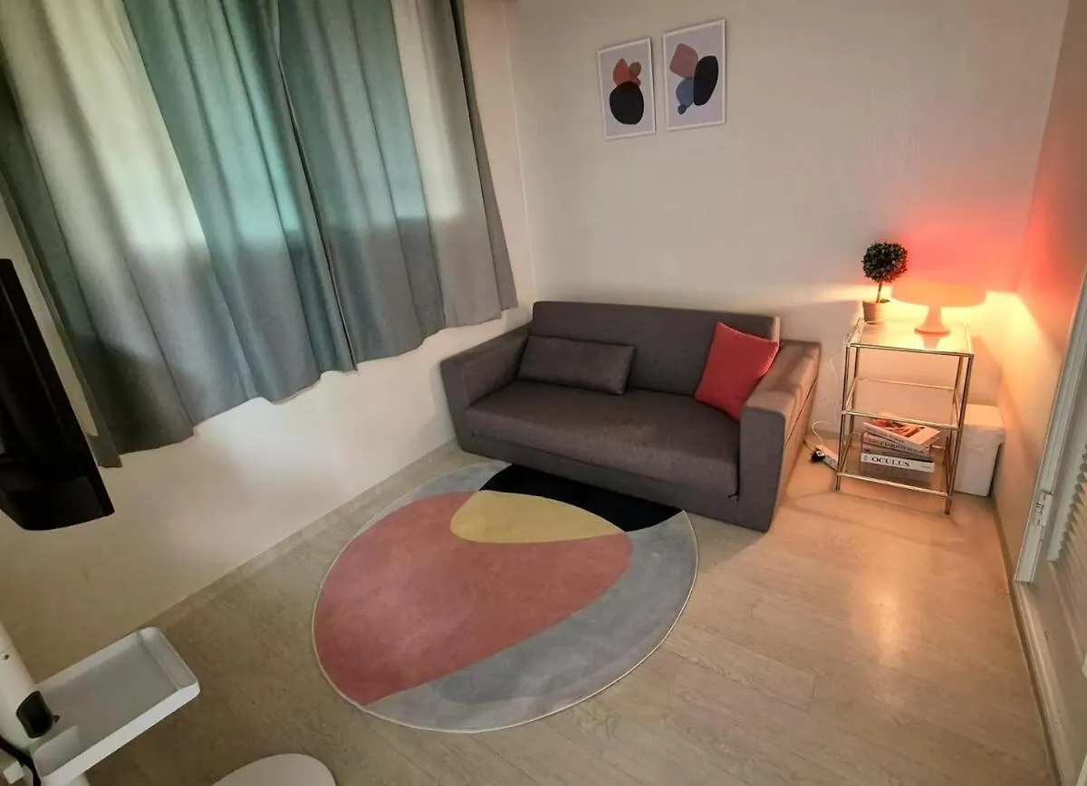 Open Mart, Traders 3 Minutes On Foot 15 Pyeong Entire House Room 2,Living Room 1, Toilet 1, Tv, Free Parking Seúl